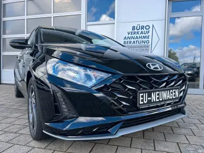 Neu Hyundai i20 90 PS (66 kW) 2026 Schwarz Kleinwagen