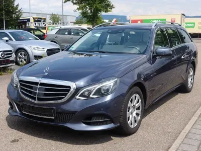 Gebraucht Mercedes E300 231 PS (169 kW) 2016 Blau Kombi