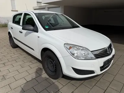 Gebraucht Opel Astra 90 PS (66 kW) 2009 Weiß Limousine