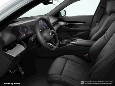 Gebraucht BMW 520 M Sport 197 PS (144 kW) 2025 Grau Kombi