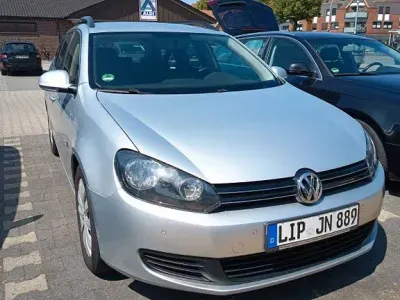 Gebraucht VW Golf VI Style 105 PS (77 kW) 2011 Silber Kleinwagen