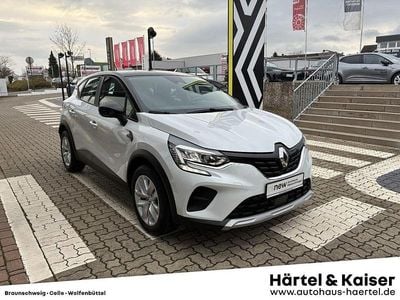 Perlmuttweiß metallic + blackpearlschwarz (weiß) Gebraucht 2023 Renault Captur Equilibre SUV | 16.390 € (Guter Preis)