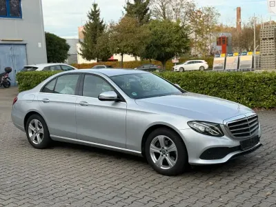 Gebraucht Mercedes E220 194 PS (142 kW) 2017 Silber Limousine
