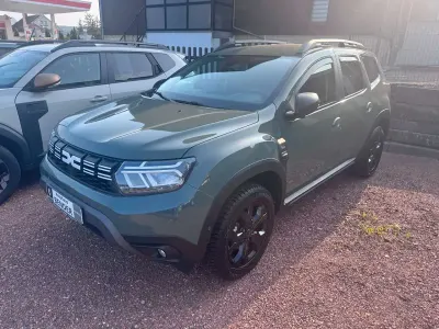 Gebraucht Dacia Duster Extreme 150 PS (110 kW) 2023 Olive grüngrau SUV