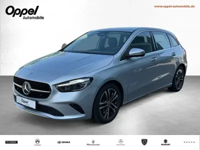 Używany Mercedes B180 Progressive 136 KM (100 kW) 2024 Srebrny Minivan