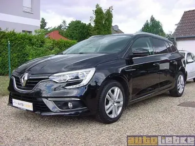 Gebraucht Renault Mégane GrandTour 140 PS (102 kW) 2018 Sternenschwarzmetallic Kombi