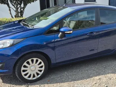 Gebraucht Ford Fiesta 80 PS (58 kW) 2017 Blau Kleinwagen