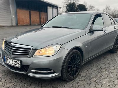 Gebraucht Mercedes C220 170 PS (125 kW) 2011 Grau Limousine