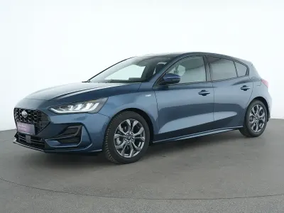Gebraucht Ford Focus ST-Line X 155 PS (114 kW) 2024 Chroma blau Limousine