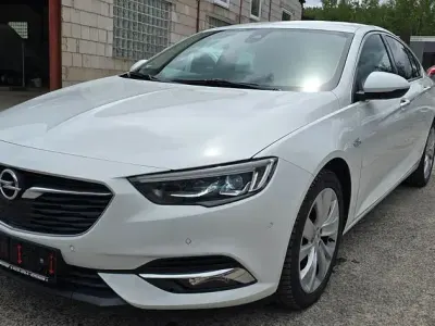 Gebraucht Opel Insignia Business Innovation 170 PS (125 kW) 2017 Weiß Limousine