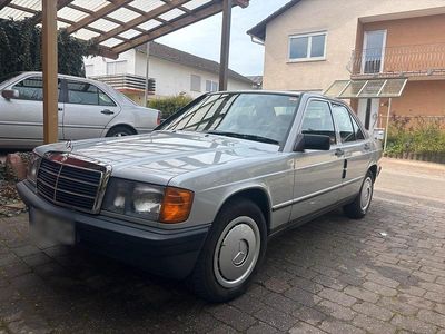 Gebraucht Mercedes 190 118 PS (86 kW) 1988 Silber Limousine