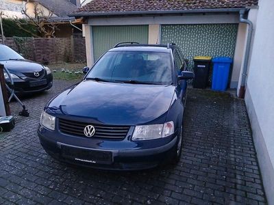 Gebraucht VW Passat Basis 125 PS (91 kW) 1998 Blau Kombi