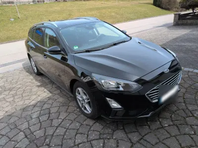 Używany Ford Focus Cool & Connect 120 KM (88 kW) 2021 Czarny Kombi