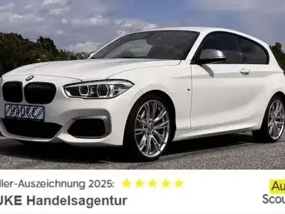 Begagnad BMW M135 Shadowline 240 HK (176 kW) 2015 Vit Halvkombi