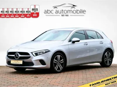 Używany Mercedes A180 Business 136 KM (100 kW) 2019 Srebrny Sedan/Limuzyna