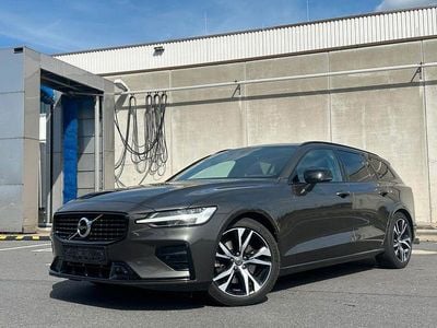 Gebraucht Volvo V60 R-Design 163 PS (119 kW) 2022 Grau Kombi