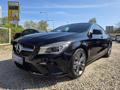 Gebraucht Mercedes CLA180 Urban 122 PS (89 kW) 2014 Kosmosschwarz  metalliclack Limousine