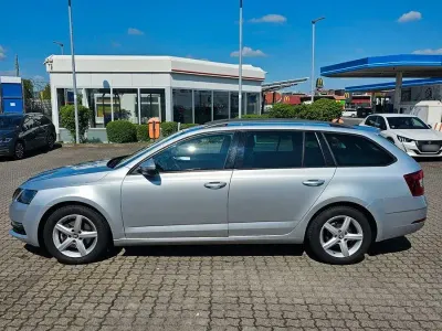 Gebraucht Skoda Octavia G-TEC Ambition 131 PS (96 kW) 2020 Silber Kombi