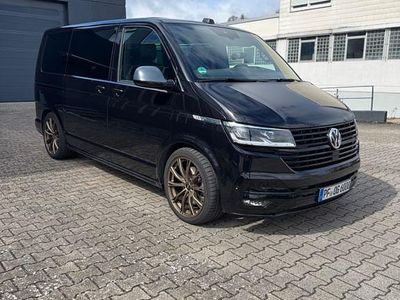 Second-hand VW Multivan Highline 199 CP (146 kW) 2021 Negru Monovolum