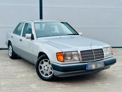 Gebraucht Mercedes 200 75 PS (55 kW) 1992 Silber Limousine