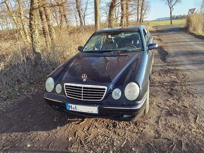 Usata Mercedes E430 Avantgarde 279 CV (205 kW) 2002 Blu Berlina