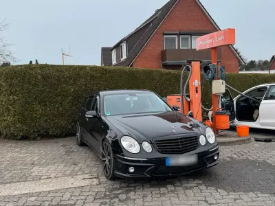 Gebraucht Mercedes E63 AMG AMG 220 PS (161 kW) 2008 Schwarz Limousine
