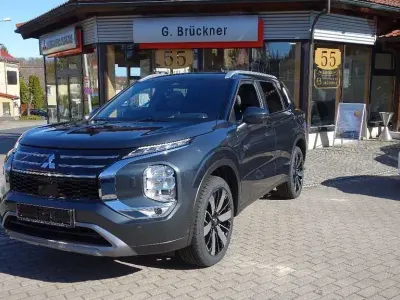 Neu Mitsubishi Outlander P-HEV Select 306 PS (225 kW) 2026 Grau SUV