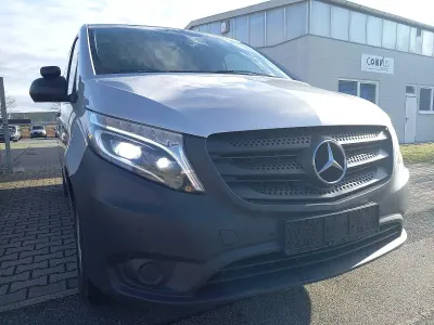 Gebraucht Mercedes Vito 163 PS (119 kW) 2020 Silber Van