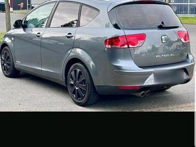 Second-hand Seat Altea XL 140 CP (102 kW) 2012 Verde Monovolum