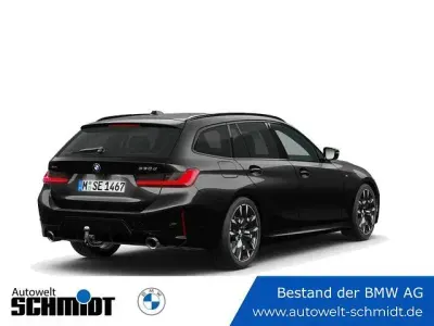 Gebraucht BMW 330 Comfort Edition 286 PS (210 kW) 2026 Saphirschwarz Kombi