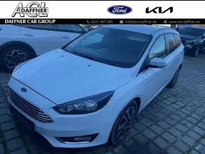 Usata Ford Focus Titanium 120 CV (88 kW) 2016 Bianco Station wagon
