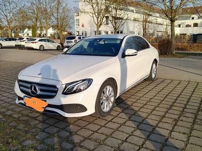 Gebraucht Mercedes E220 Avantgarde 194 PS (142 kW) 2016 Weiß Limousine
