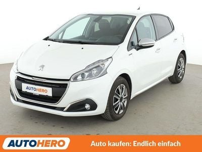 Gebraucht Peugeot 208 Signature Sky 82 PS (60 kW) 2019 Weiß Kleinwagen