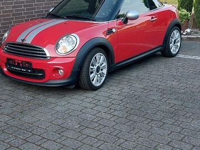 Rot Gebraucht 2011 Mini Cooper Coupé Coupé | 6.500 € (Etwas zu teuer)