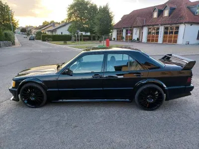 Gebraucht Mercedes 190 160 PS (117 kW) 1987 Schwarz Limousine
