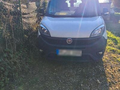 Second-hand Fiat Doblò 90 CP (66 kW) 2015 Alb Monovolum