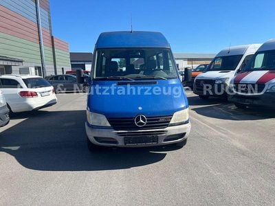 Second-hand Mercedes Sprinter 109 CP (80 kW) 2000 Albastru Van