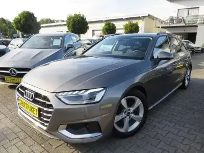 Gebraucht Audi A4 Advanced Plus 163 PS (119 kW) 2022 Terragrau metallic Kombi