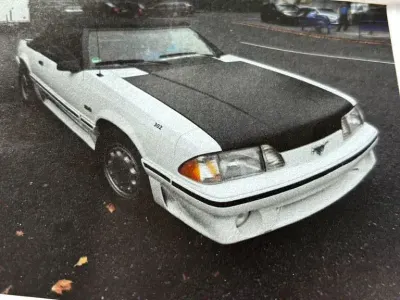 Begagnad Ford Mustang 228 HK (167 kW) 1987 Vit Cab