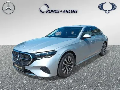 Gebraucht Mercedes E220 Advanced Plus 197 PS (144 kW) 2023 Hightechsilber metallic (metallic) Limousine