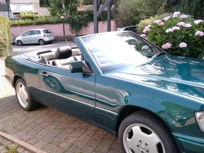 Gebraucht Mercedes E200 136 PS (100 kW) 1995 Grün Cabrio