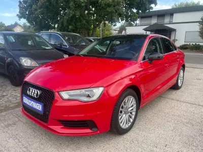 Gebraucht Audi A3 Sport 140 PS (102 kW) 2014 Rot Limousine