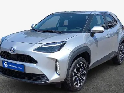 Gebraucht Toyota Yaris Cross Team 116 PS (85 kW) 2022 Silber SUV