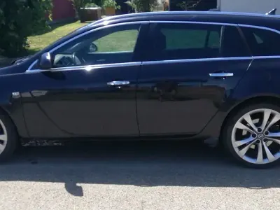 Gebraucht Opel Insignia 260 PS (191 kW) 2009 Schwarz Kombi