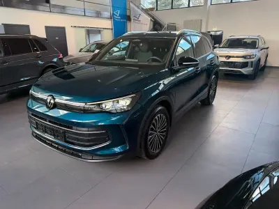 Gebraucht VW Tiguan Goal 150 PS (110 kW) 2025 Nightshade blue metallic SUV