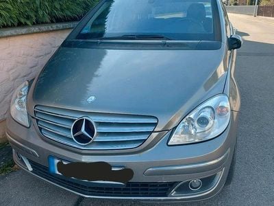 Usata Mercedes B200 136 CV (100 kW) 2006 Oro Monovolume