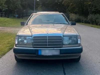 Gebraucht Mercedes 230 132 PS (97 kW) 1988 Beige Coupé