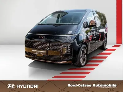 Gebraucht Hyundai Staria Signature 177 PS (130 kW) 2023 Abyss black / mic Van / Kleinbus