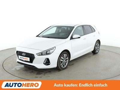 Weiß Gebraucht 2017 Hyundai i30 Trend Limousine | 12.290 € (Fairer Preis)