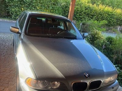 BMW 525